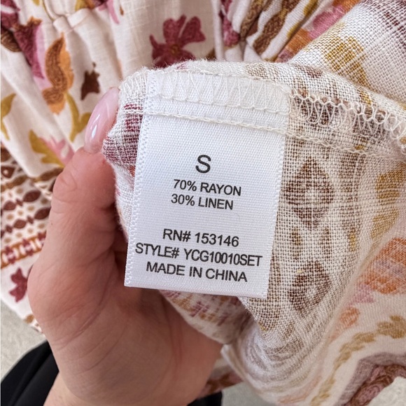 Good Luck Gem Floral Patterned Top - Picture 4 of 5